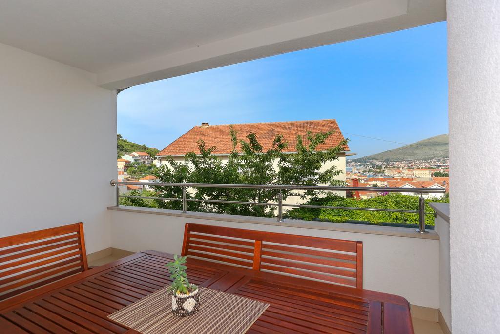Apartments Ivan Trogir Exteriör bild